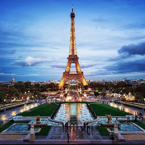 Awas, Foto Menara Eiffel Saat Malam Bisa Masuk Penjara