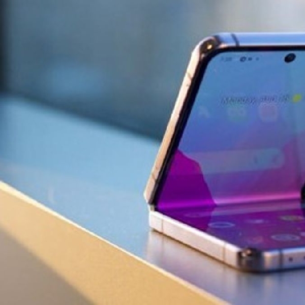 Samsung Galaxy Z Flip Bakal Hadir Dalam Versi Yang Lebih Terjangkau?