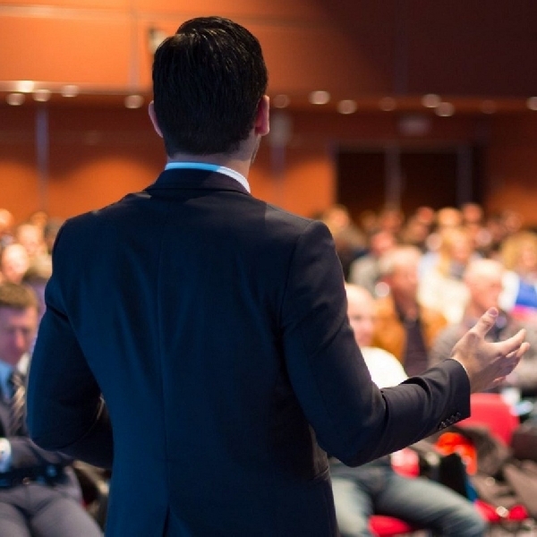 4 Tips Untuk Meningkatkan Skill Public Speaking Anda!