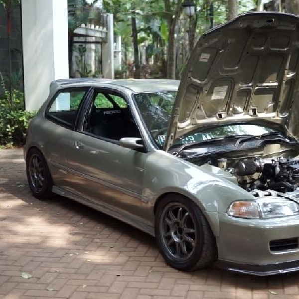 Garang! Honda Civic Estilo Street Racing Ini Bermesin Frankenstein