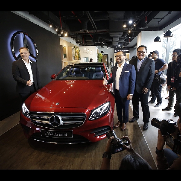 Mercedes Luncurkan The new E 350 EQ Boost dan Charging Station Kedua