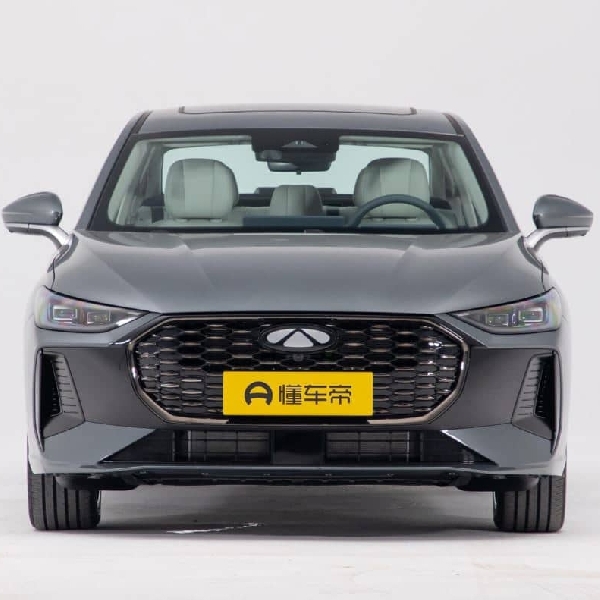 Sedan Plug-In Hybrid Chery Fulwin A8L C-DM Memulai Debutnya