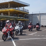 Ribuan Bikers Ikut All New Honda CBR150R Track Day