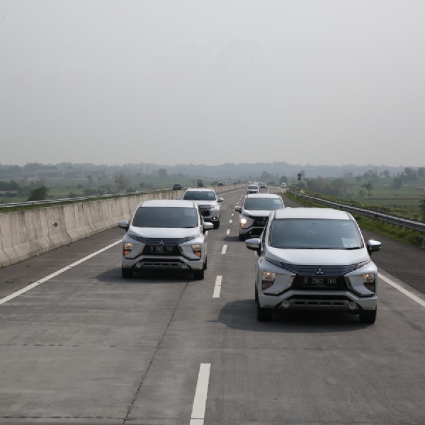 Mitsubishi Jajal Tol Transjawa dengan Xpander