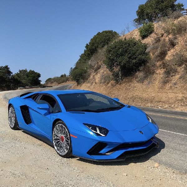 Terserang Bug, 441 Lamborghini Aventador S di Amerika Serikat Direcall 