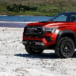 Toyota Hilux Terbaru Bakal Gunakan Mesin Bensin Turbo Ini?