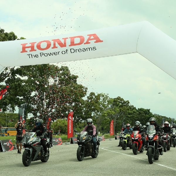 22 Bikers Indonesia Jelajah Malaysia dengan Big Bike Honda