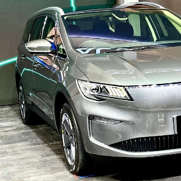 Kenalin Nih Aletra L8 EV, MPV Listrik Baru Ini Meluncur di GJAW 2024