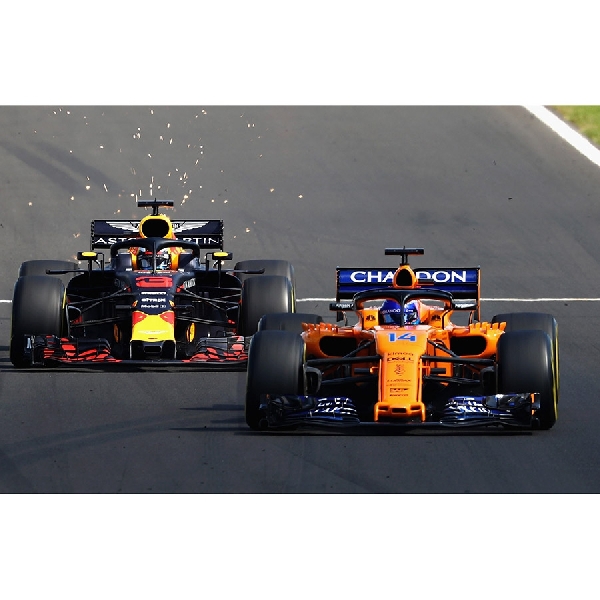 McLaren Tidak Ingin Bersaing Secara Reguler Dengan Red Bull