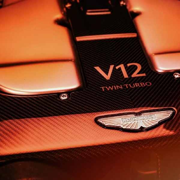 Aston Martin Tetap Pertahankan Mesin V8 dan V12