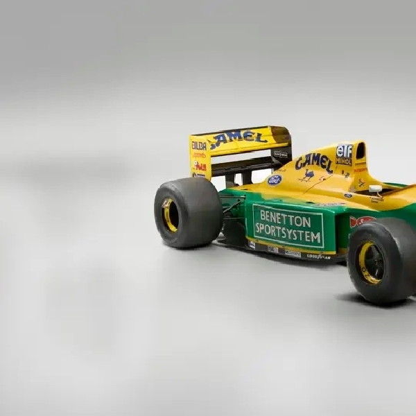 Mobil Balap F1 Benetton Ex Michael Schumacher Ini Dilelang, Berapa Harganya?