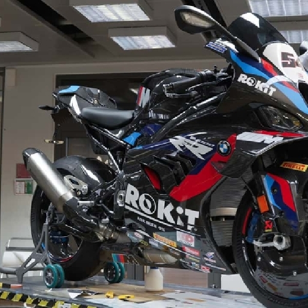 BMW M 1000 RR Champion Edition, Full Karbon dan Hanya 54 unit