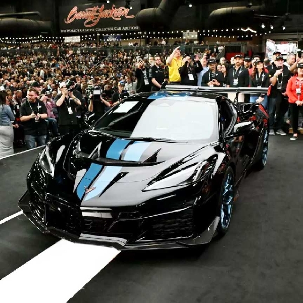 Fantastis! Corvette ZR1 2025 Pertama Terjual Dalam Lelang Seharga 3,7 Juta Dolar AS