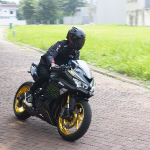 helm zx25r