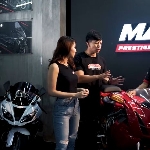 Berburu Apparel Hingga Superbike Langka di Maxxi Prestige Motogarage 