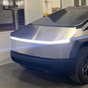 Elon Musk Konfirmasikan Desain Tesla Cybertruck Telah Final ...