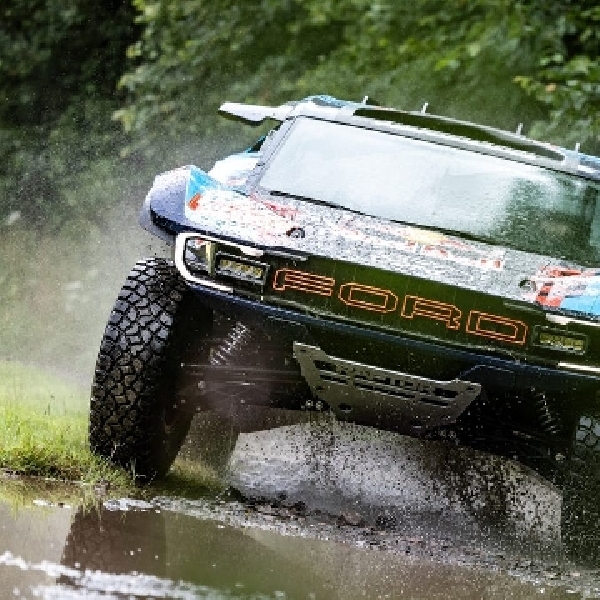 Ford Isyaratkan Produksi Supercar Offroad untuk Model Raptor 