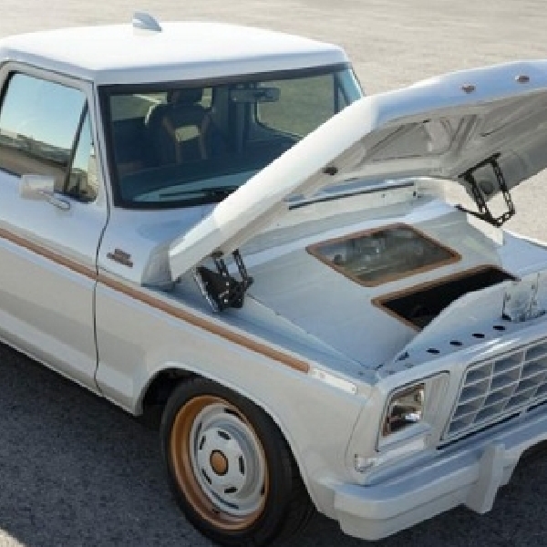 Ford F100 1978 Berjantung Listrik, Truk Lawas Ini Canggih Menolak Tua