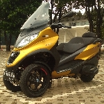 Uji Coba Vespa MP3 500 HPE Sport Advanced, Three Wheelers Canggih di Kelasnya