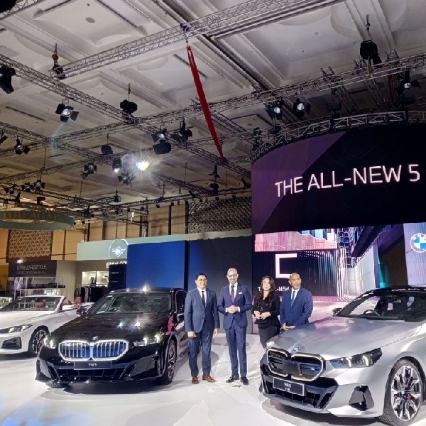 BMW Seri 5 Dan I5 Varian Terbaru Hadir Di GIIAS 2024, Tampilannya Seperti Ini