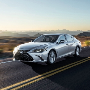 Intip Tampilan Baru  Lexus ES 2022  blackxperience com