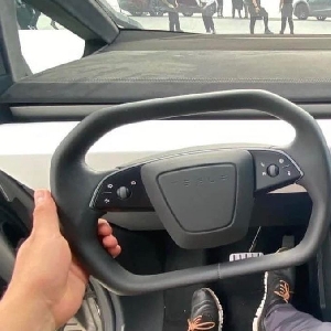 Interior Cybertruck Tesla Terungkap, Desainnya Minimalis Dengan Setir ...