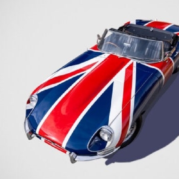 Jaguar E-Type 'Shaguar' Asli dari Film Austin Powers' Dilelang