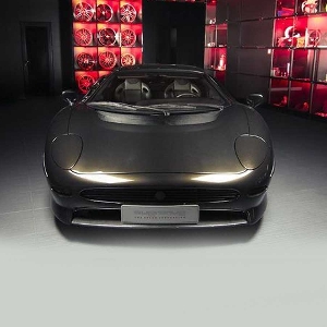 Luar Biasa! Orang Memodifikasi Jaguar Klasik Ini - blackxperience.com