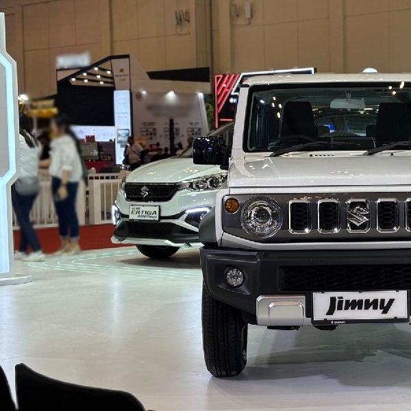 Edisi Spesial Suzuki Jimny 5 Pintu White Rhino Tersedia dalam Transmisi Otomatis, Harga Masih Rp400 jutaan