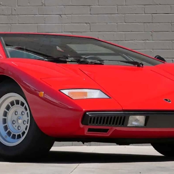 Lamborghini Countach Milik Penyanyi Rod Stewart Dilelang