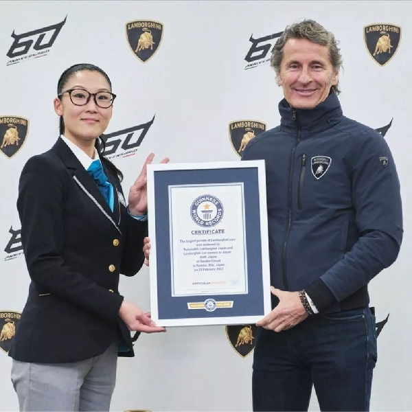 Lamborghini Pecahkan Guinness World Record Untuk Parade Supercarnya