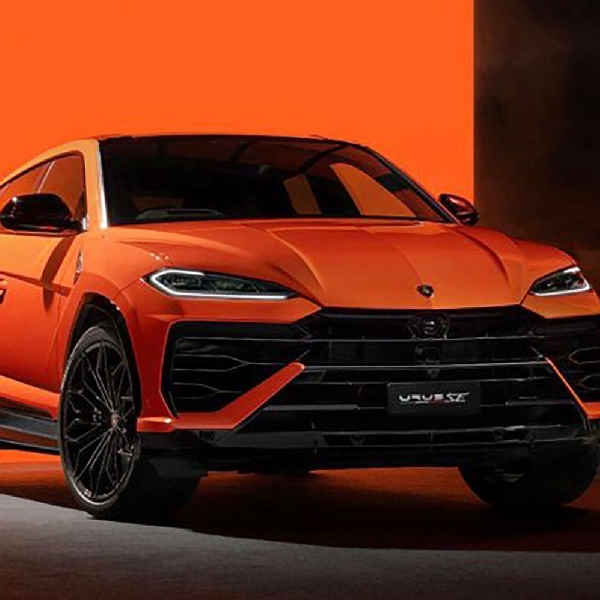 Lamborghini Urus SE Mengaspal di Jalanan India