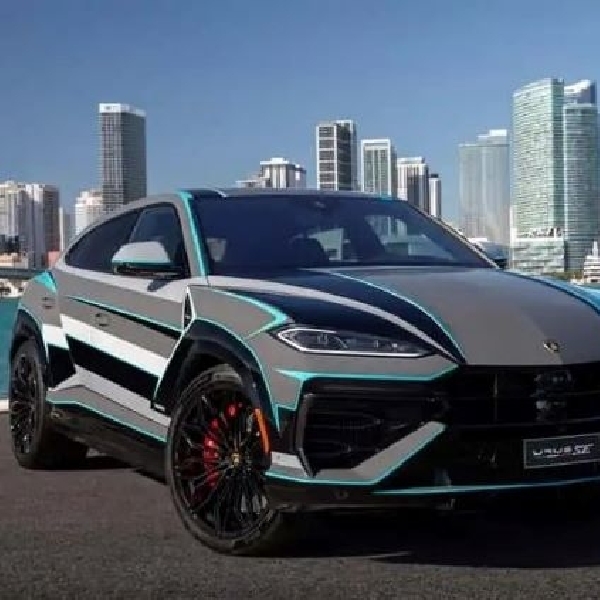 Lamborghini Urus SE Tampil Beda dengan Balutan Cat Artistik di Art Basel Miami