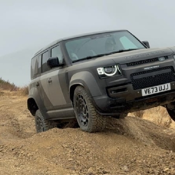 Intip Spek Land Rover Defender OCTA Untuk Reli Dakar 2026