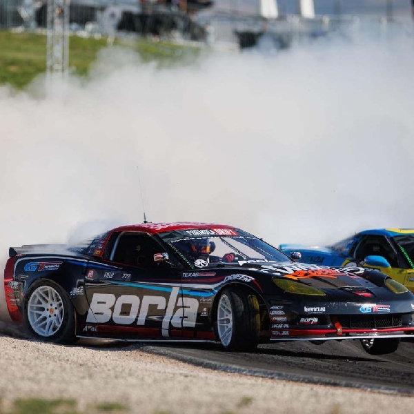 Matt Field Pamerkan Mobil Drift Corvette C8 Pertama di Dunia 