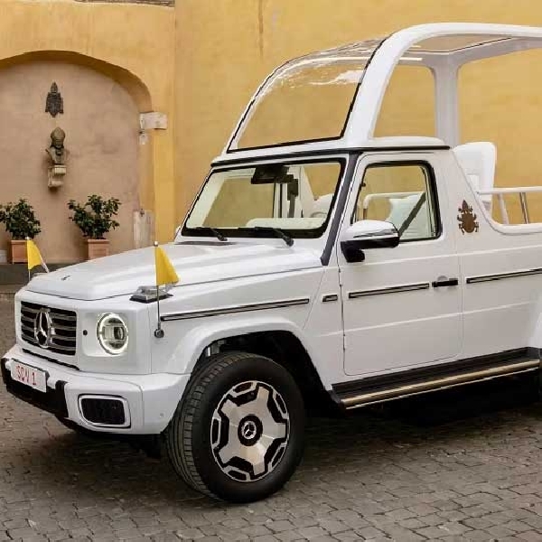 Mercedes-Benz G-Class Listrik Menjadi Mobil Paus Fransiskus Terbaru