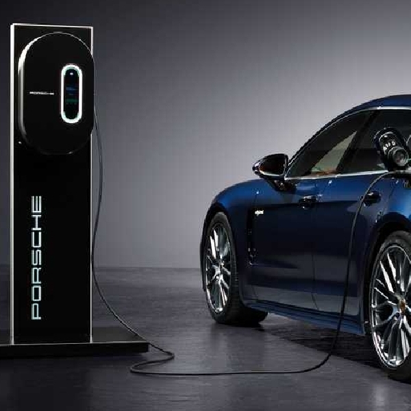 Panamera Masuk Line Up Andalan Mobil Listrik Porsche 