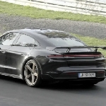 Porsche Taycan Turbo Terciduk Pakai Spoiler, Untuk Model GT?