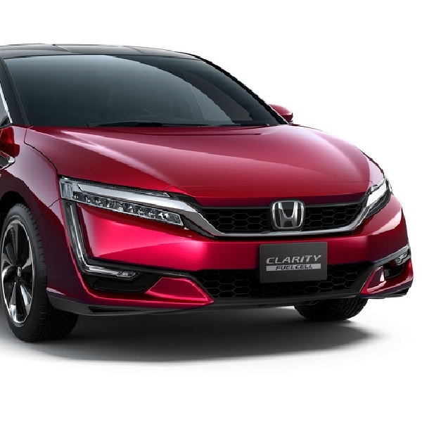 Resmi Dikenalkan, Honda Clarity Fuel Cell Siap Saingi Toyota Mirai