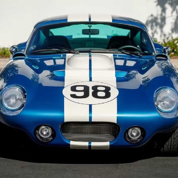 Replika Shelby Cobra Daytona Coupe 1964, Di Produksi Sebanyak 10 Unit