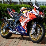 Honda CBR250RR, Racing Style dengan Decal X-Spirit Marquez