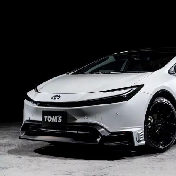 Paket Modifikasi Toyota Prius Dari Tom’s Racing, Jadi Sporty Dan Aktraktif
