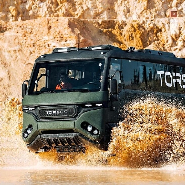 Inilah Torsus Praetorian, Bus Offroad Paling Tangguh di Dunia