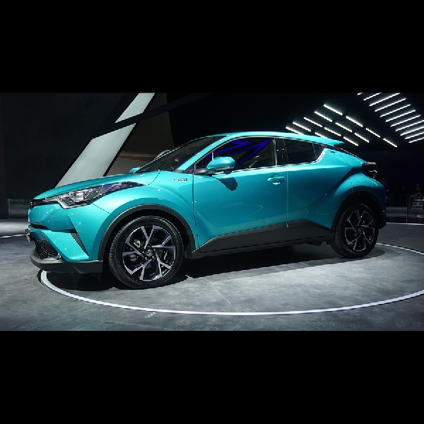 SUV Futuristik Toyota