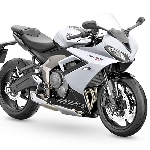 Triumph Daytona 660 Resmi Mengaspal di India