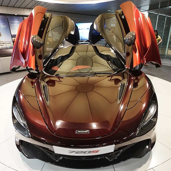 McLaren Jakarta Merilis 720S Velocity