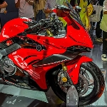 Voge RR660S Hadir Di Tiongkok, Motor Sport Empat Silinder 663 cc