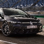 Volkswagen Golf R 2025 Adopsi Tenaga Lebih Besar dan Black Edition