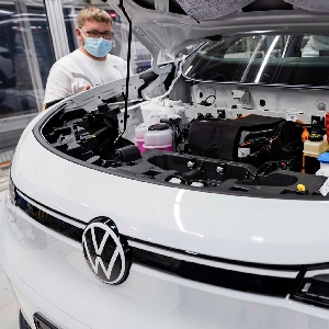 Investasi Di Pertambangan, Volkswagen Berambisi Jadi Pemasok Baterai EV ...