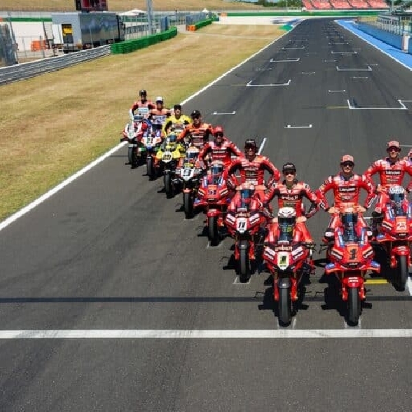 Pecco Bagnaia Menangi Balapan Eksibisi Ducati Race Of Champions